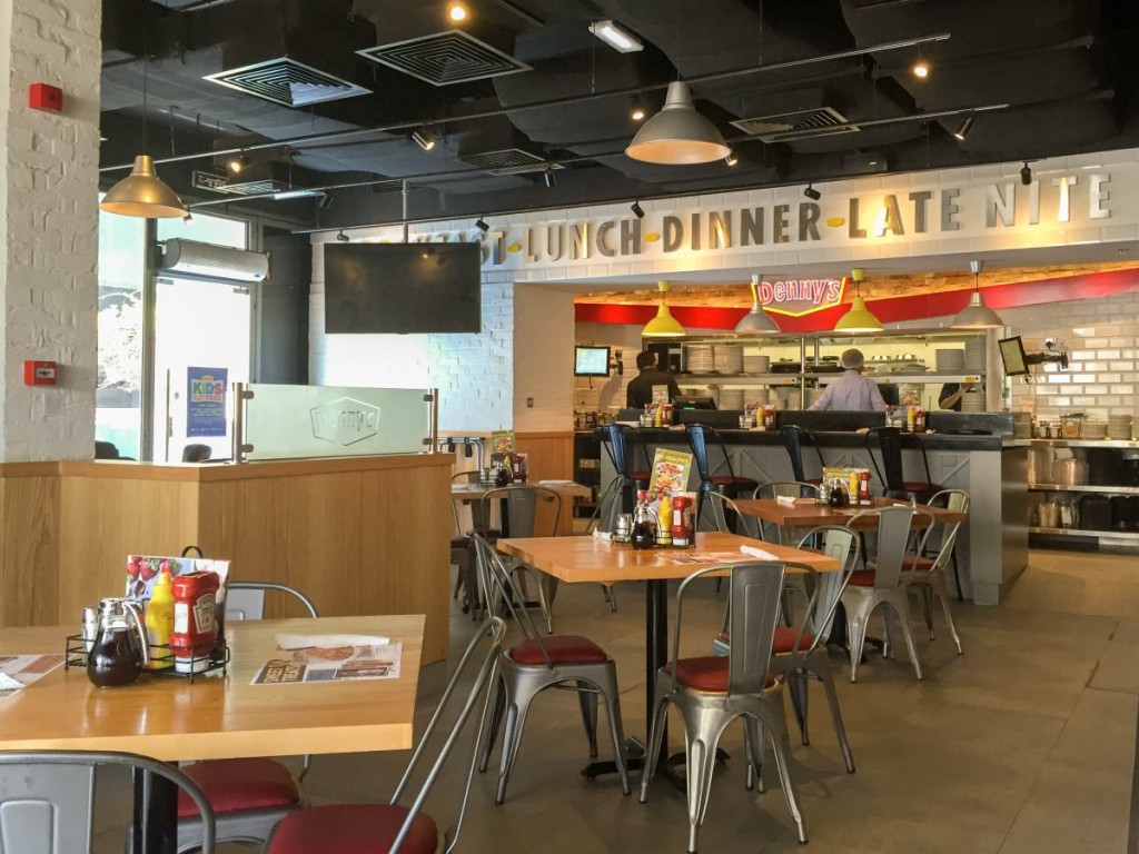 Denny's, SZR